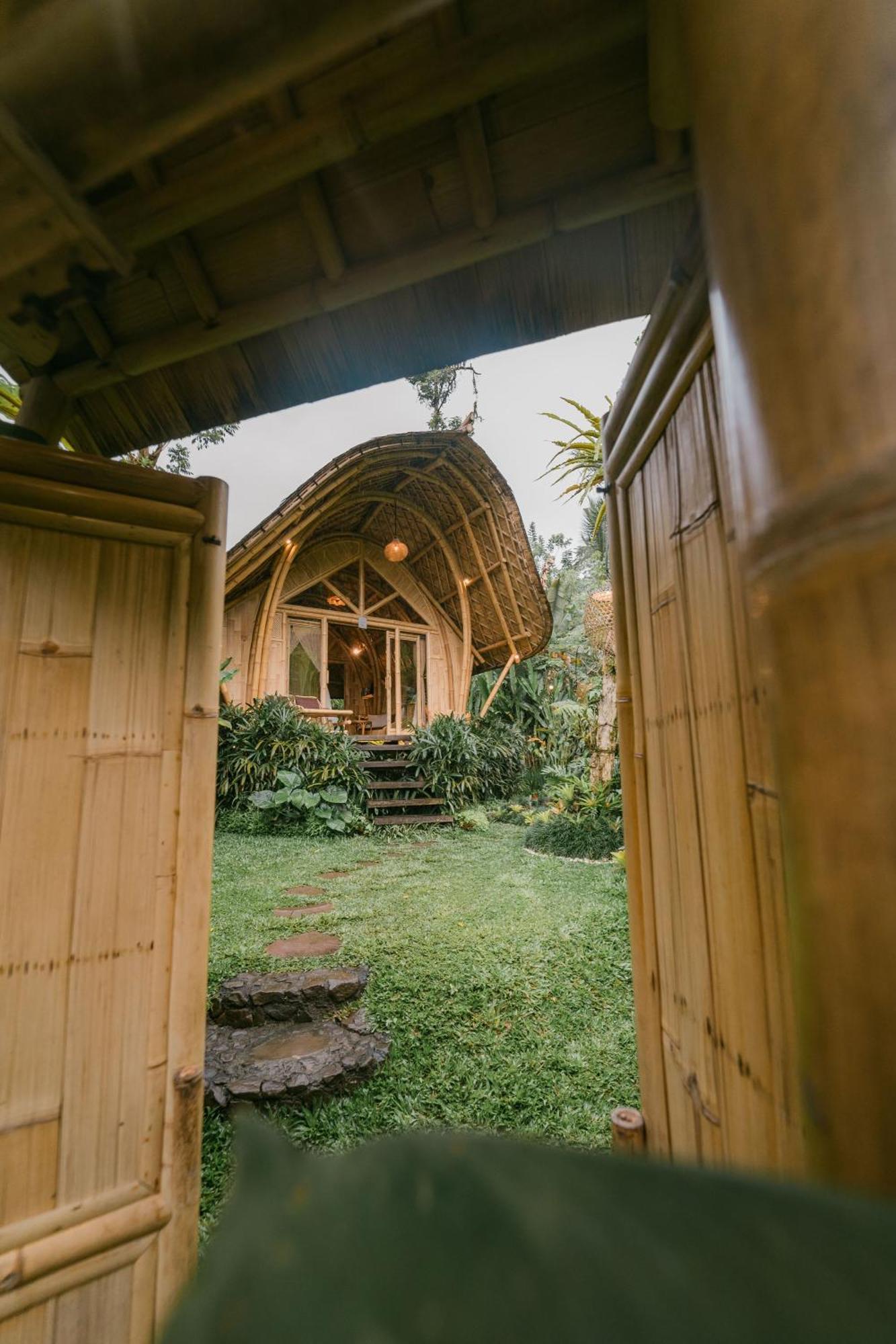 サイドメン Arcada Bali Bamboo Houseヴィラ エクステリア 写真
