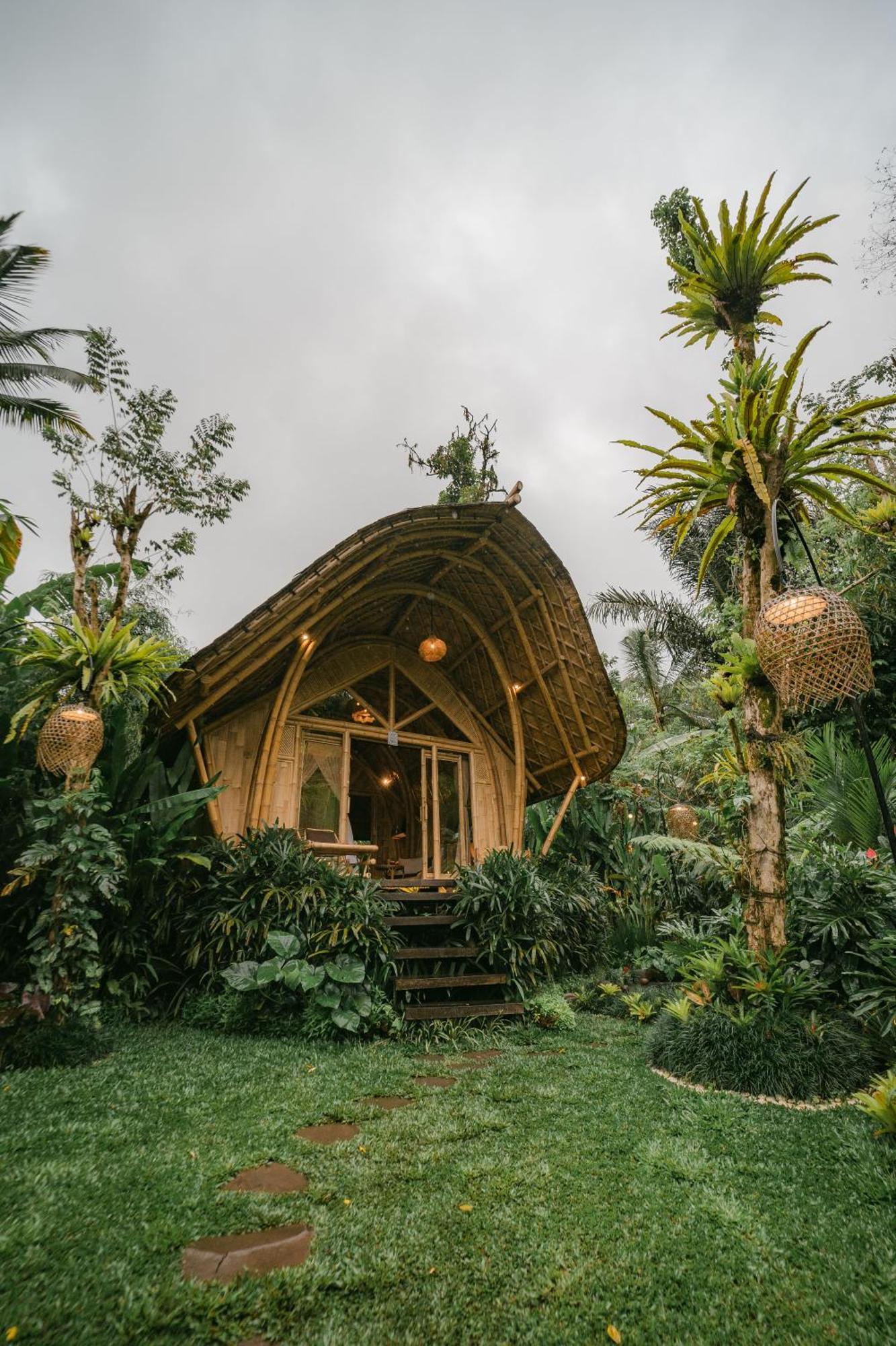 サイドメン Arcada Bali Bamboo Houseヴィラ エクステリア 写真