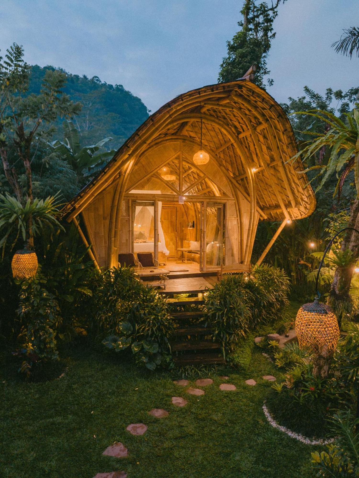 サイドメン Arcada Bali Bamboo Houseヴィラ エクステリア 写真