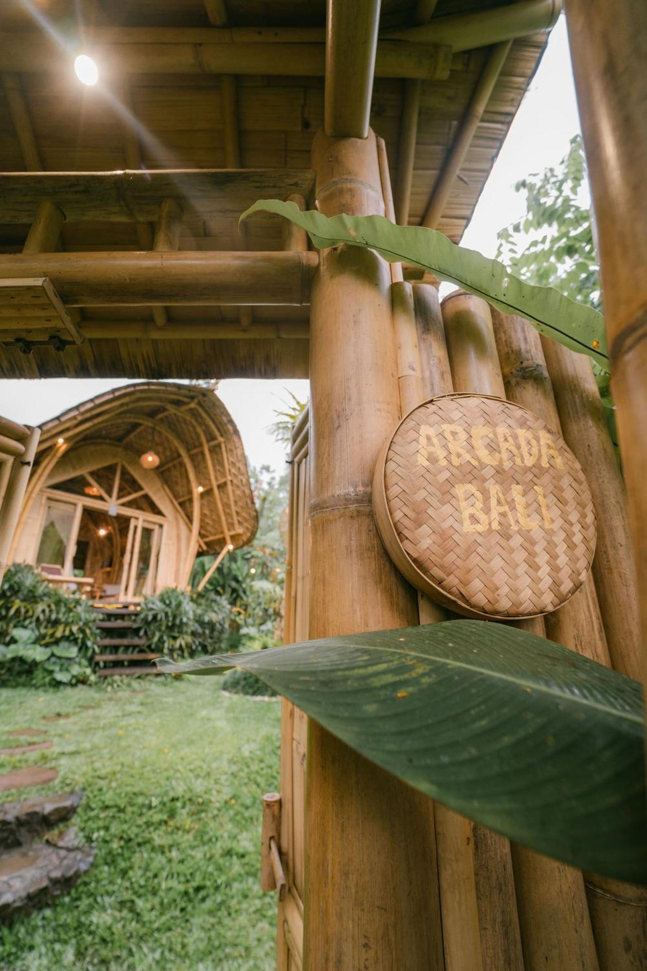 サイドメン Arcada Bali Bamboo Houseヴィラ エクステリア 写真